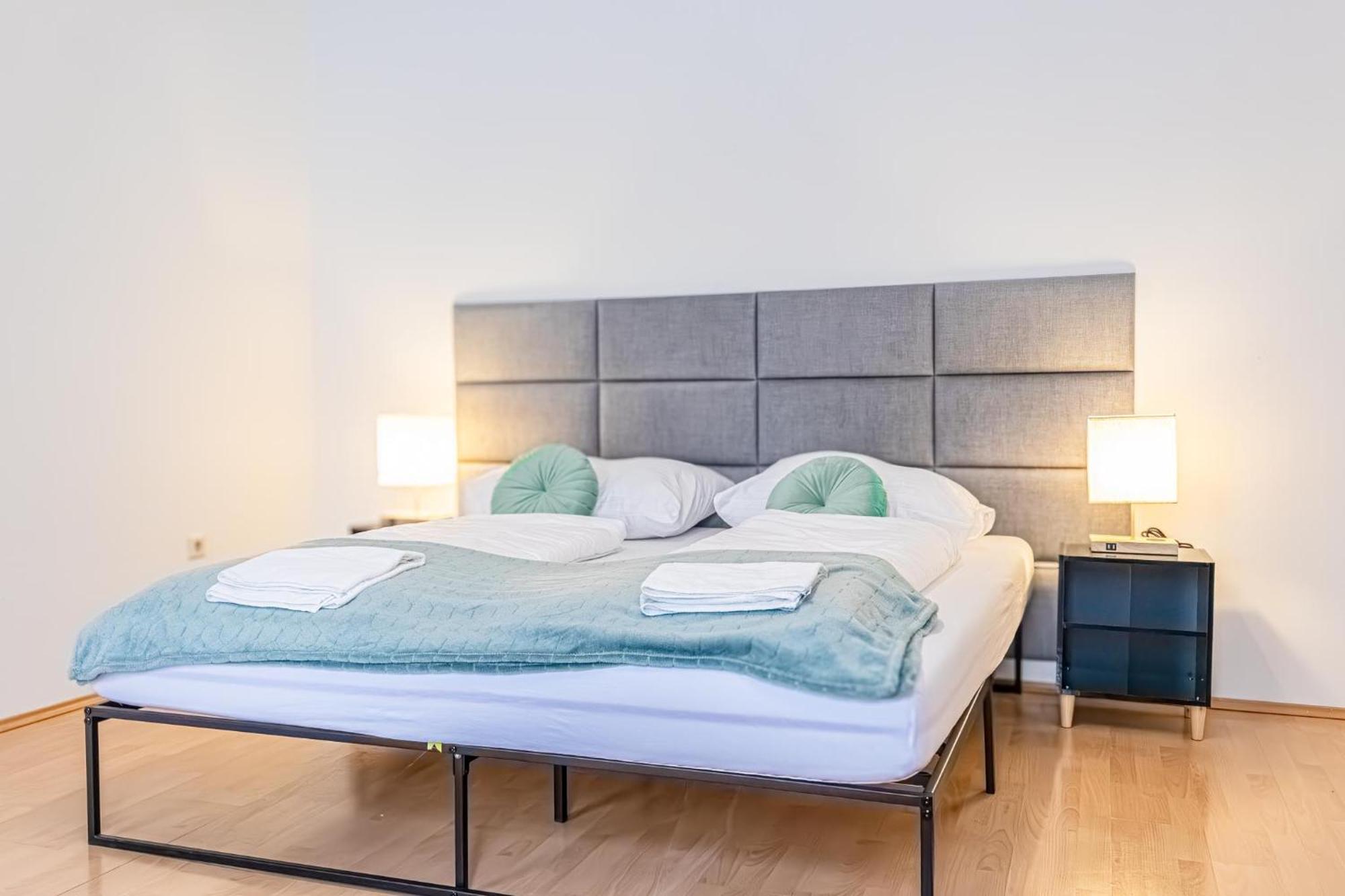 City-Linked 2Br Apartment Near Wiener Stadthalle エクステリア 写真